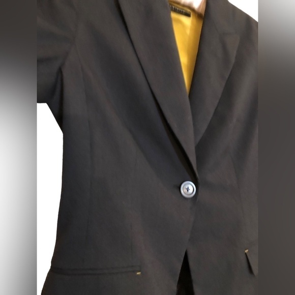 Elie Tahari Women’s Black Pin Stripe Blazer Size 4 - Picture 4 of 14